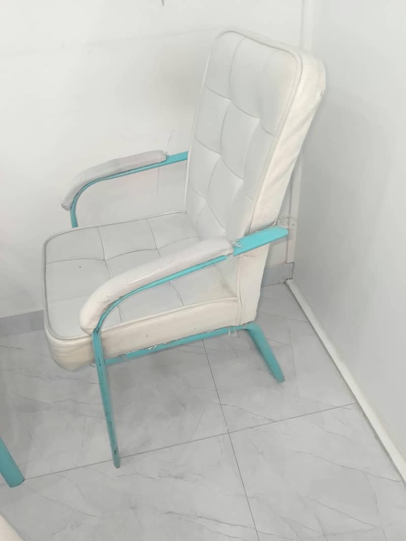 chairs 0