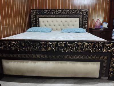 Luxury king size wooden bed/carved royal design/upholestered headboard