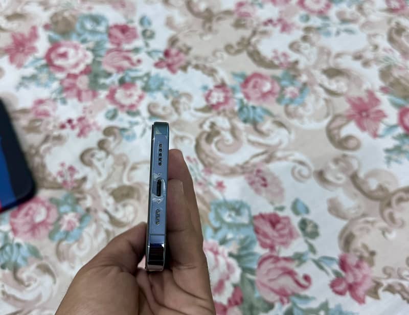 Apple iPhone 13 Pro 4