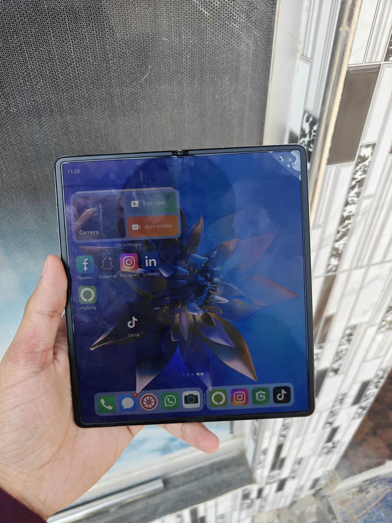 Huawei Mate X2 3