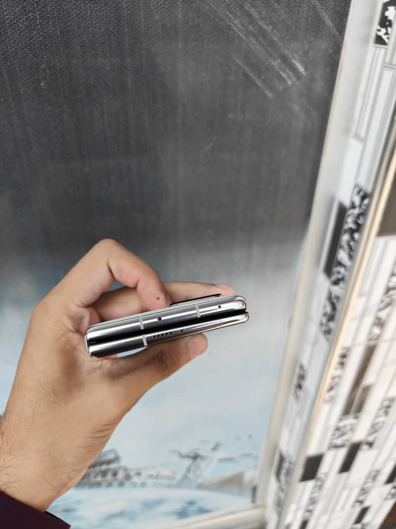 Huawei Mate X2 7