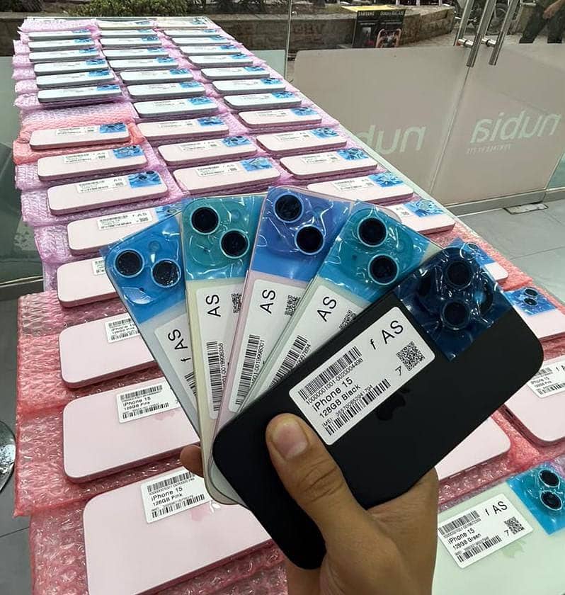 Apple iPhone 15 3