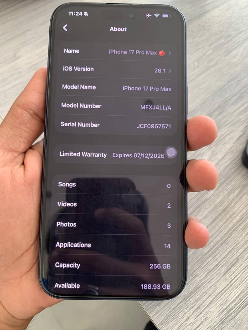 Apple iPhone 17 Pro Max 1