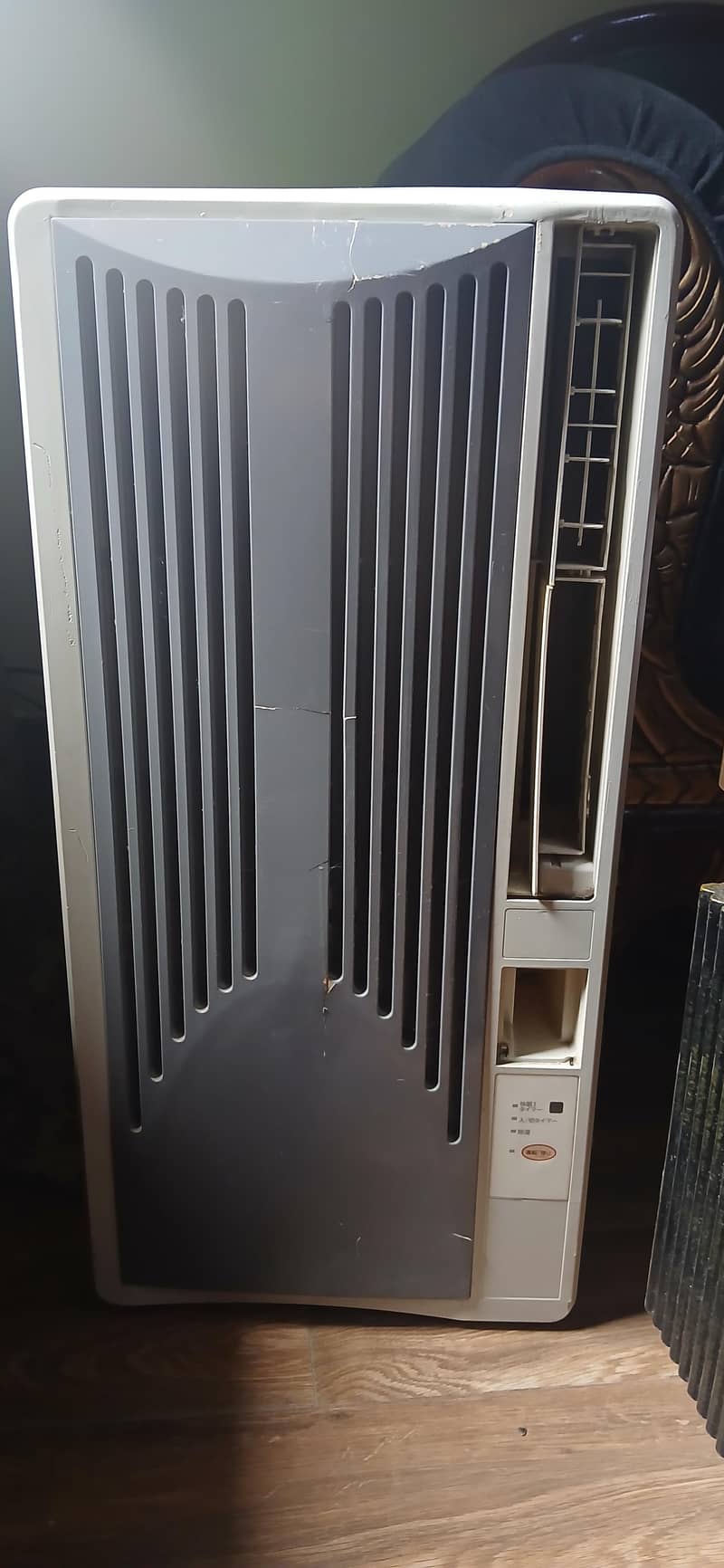 window AC 3