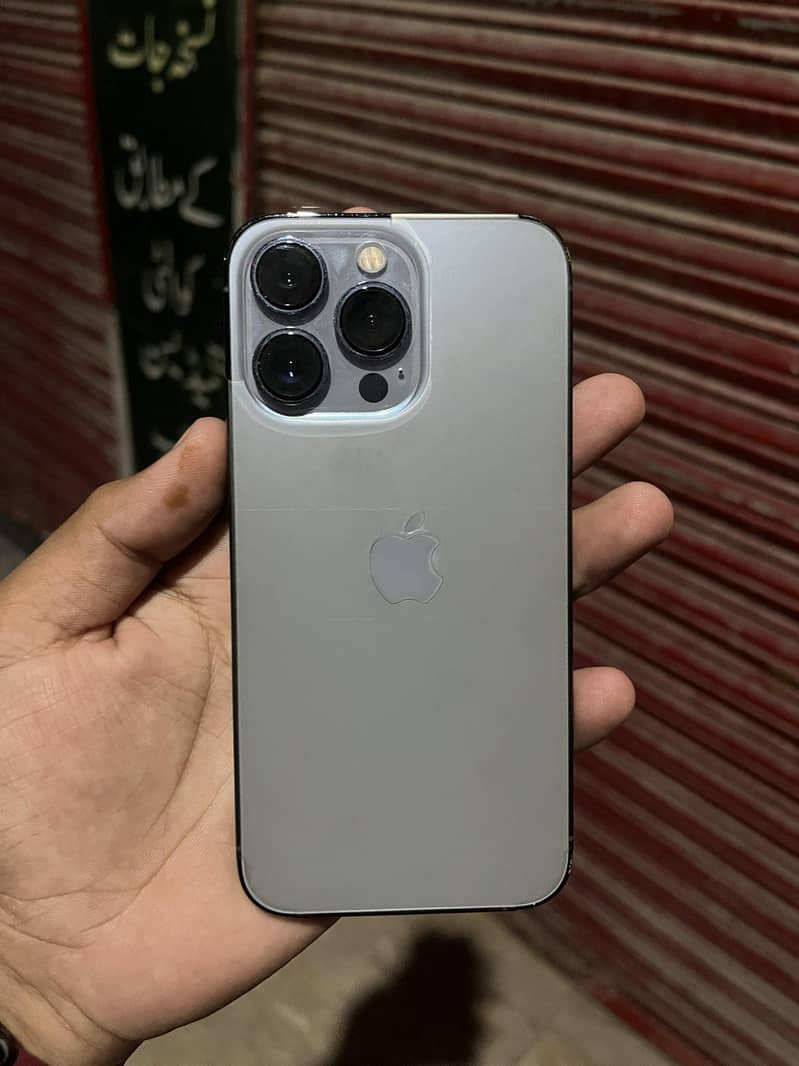 Apple iPhone 13 Pro 0