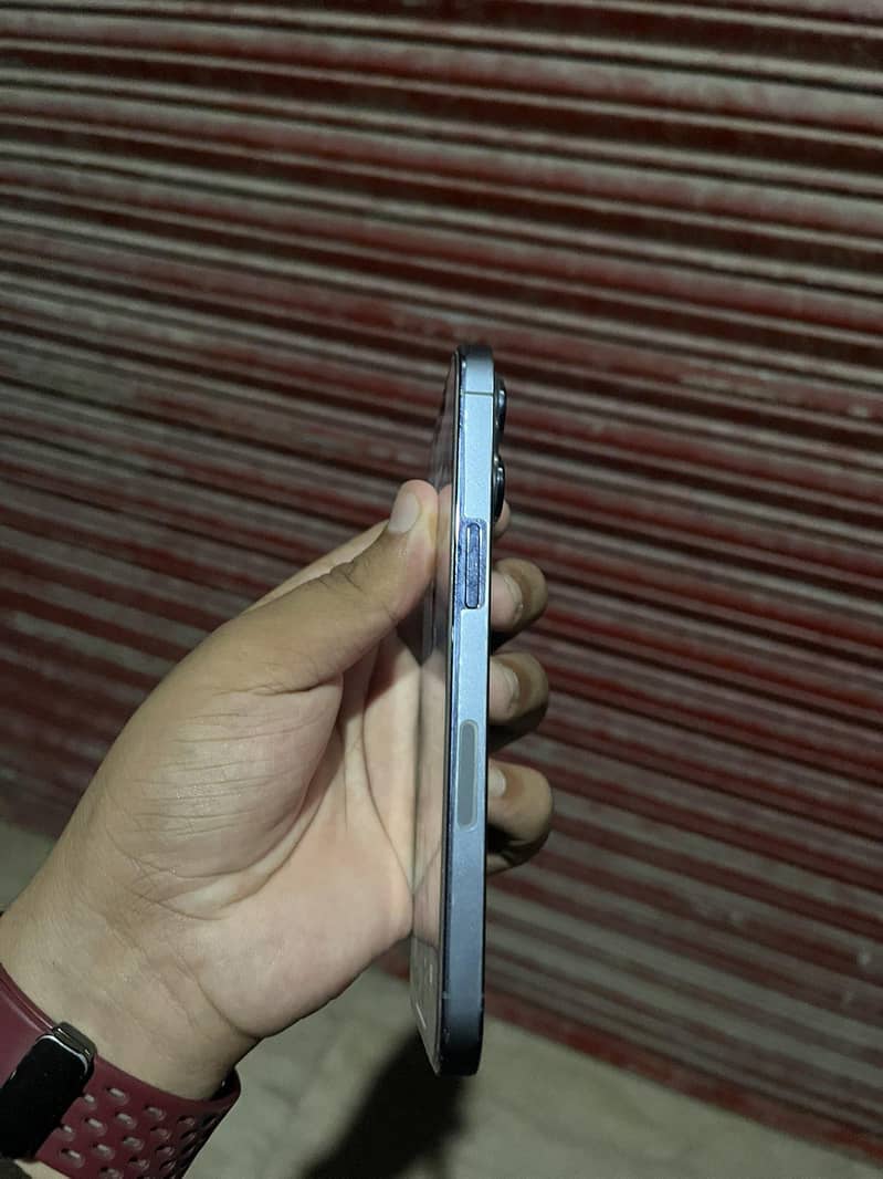 Apple iPhone 13 Pro 4