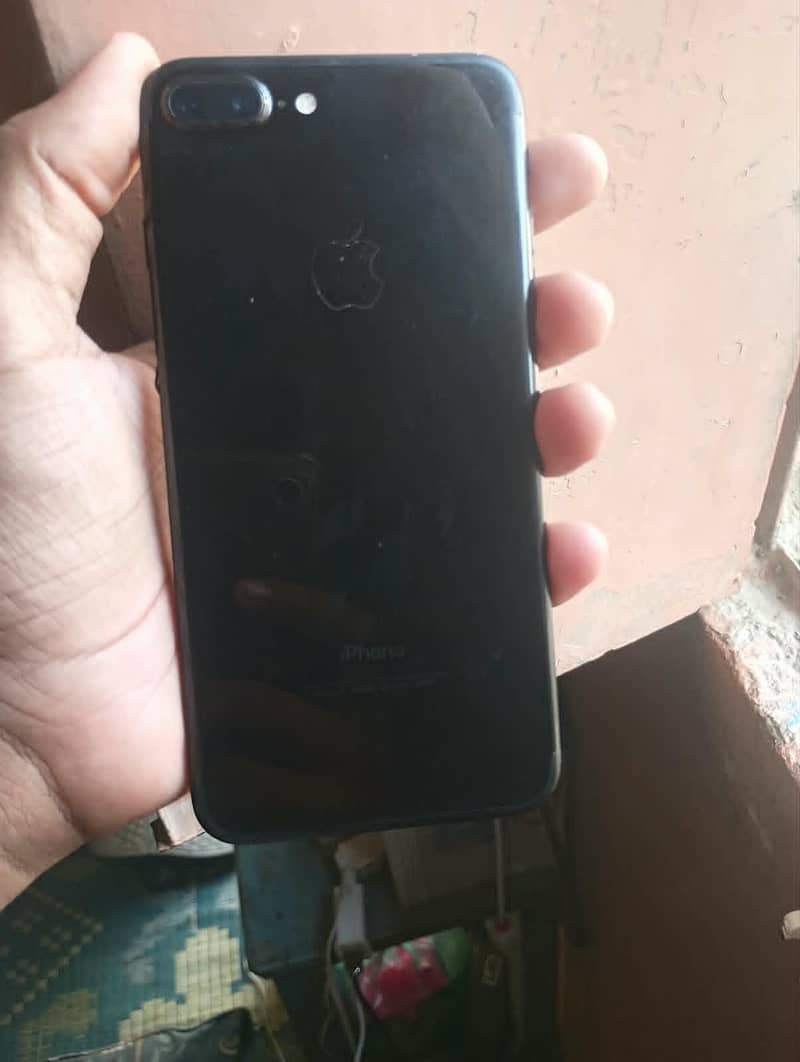 Apple iPhone 7 Plus 2