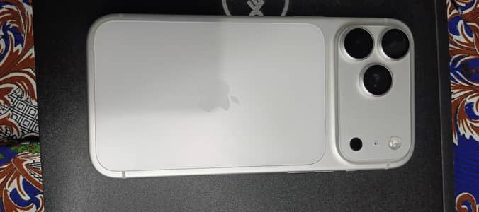 Apple iPhone 17 Pro Max ( lush Condition) Silver