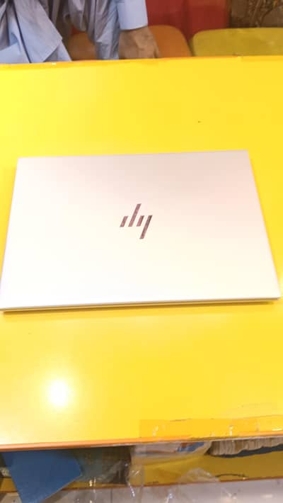 HP Elitebook book