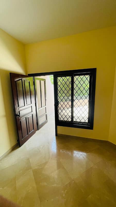 upper portion 3 bed prime location 0