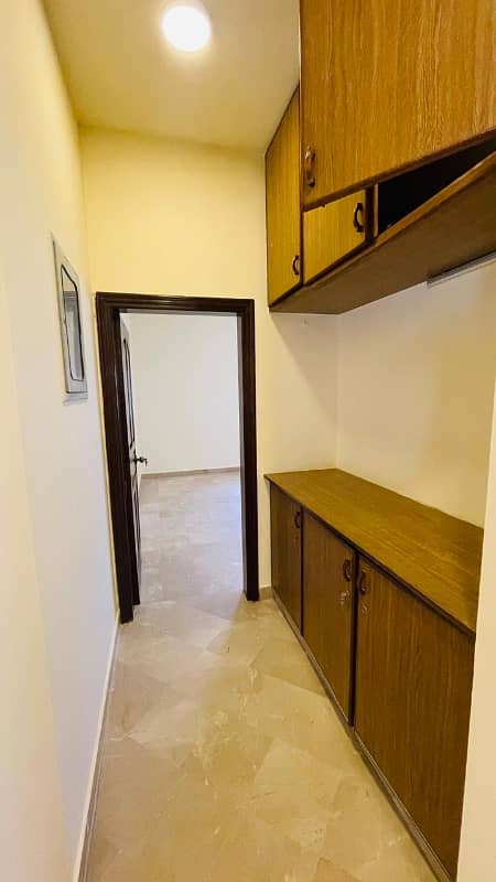 upper portion 3 bed prime location 2