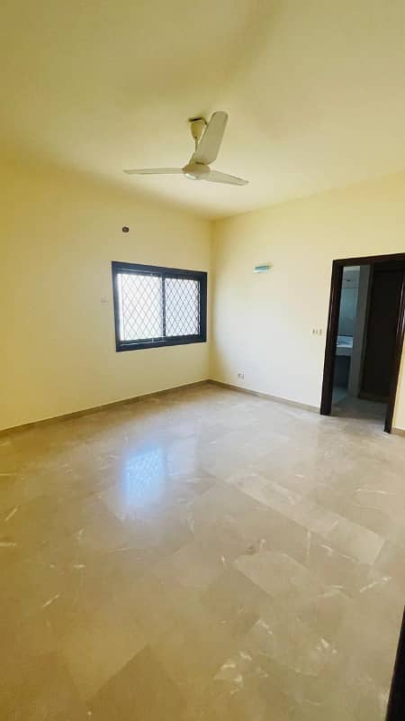 upper portion 3 bed prime location 4