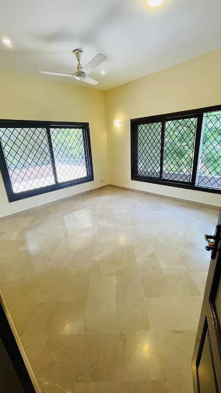 upper portion 3 bed prime location 5