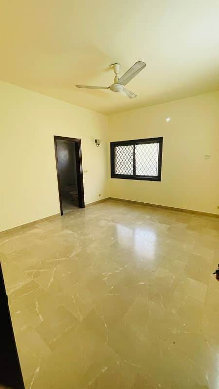 upper portion 3 bed prime location 7