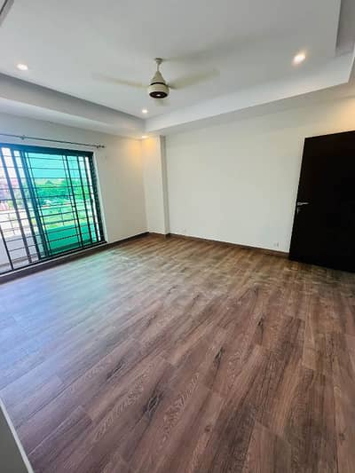 Flat For Sale in Askari 10 Lahore | Family Building | Reasonable Price