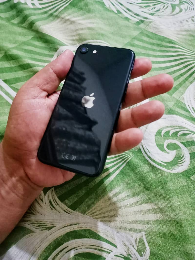 iPhone SE 0