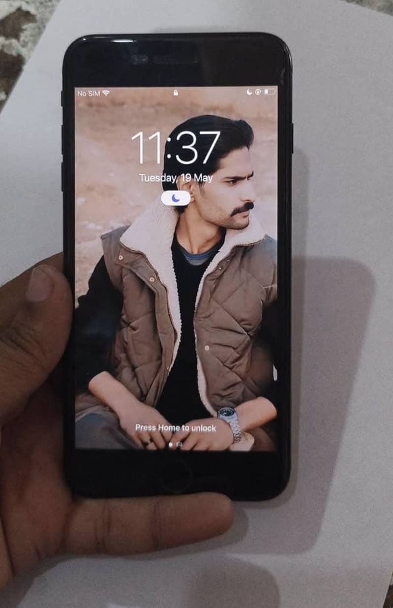 Apple iPhone 7 Plus 1