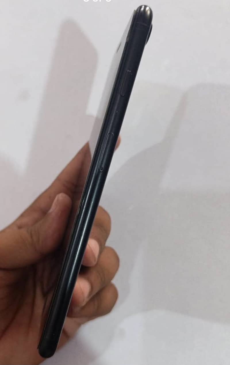 Apple iPhone 7 Plus 2