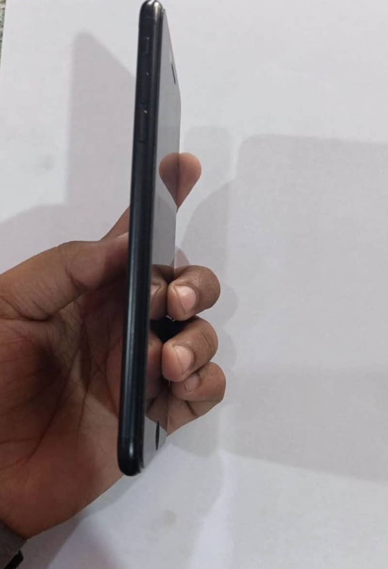 Apple iPhone 7 Plus 3