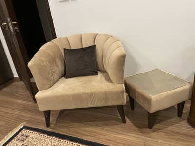 1 seater sofa chair with coffee table