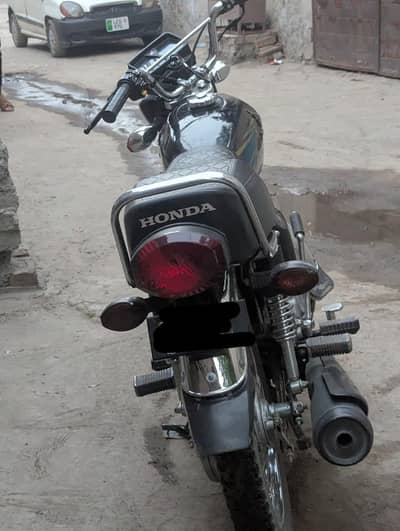 honda 125 all ok bohat peryi bike ha