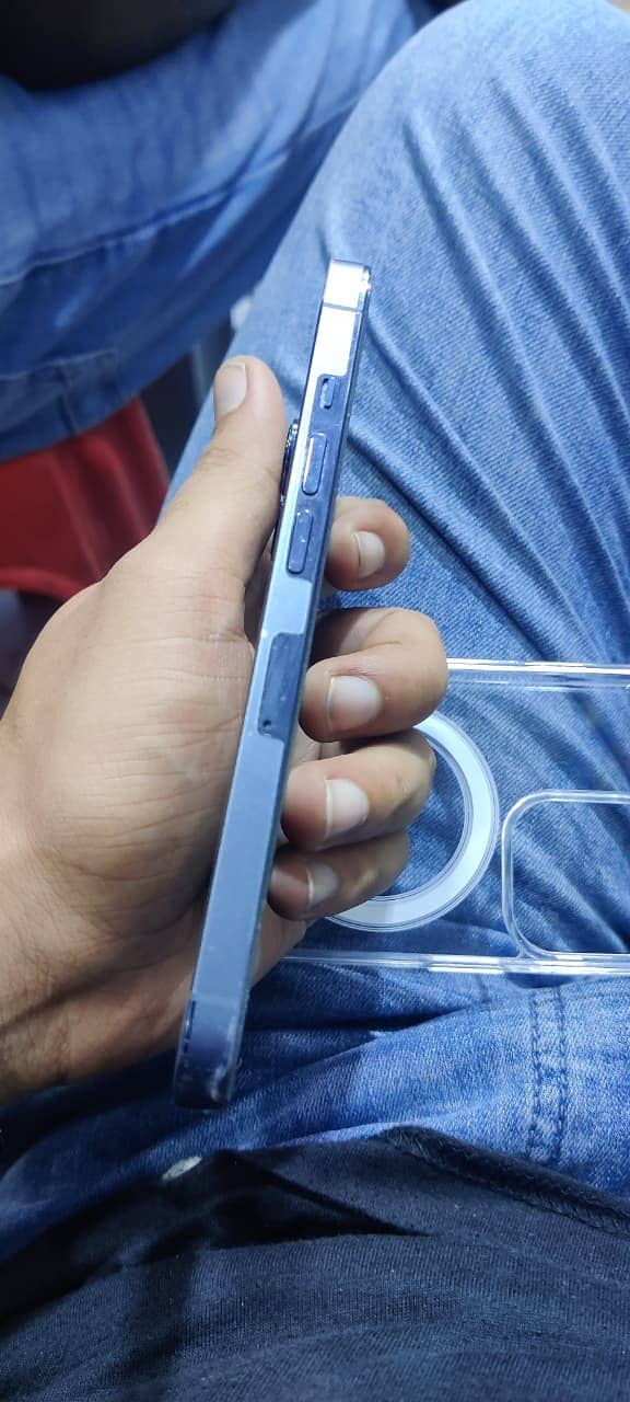 Apple iPhone 13 Pro 4