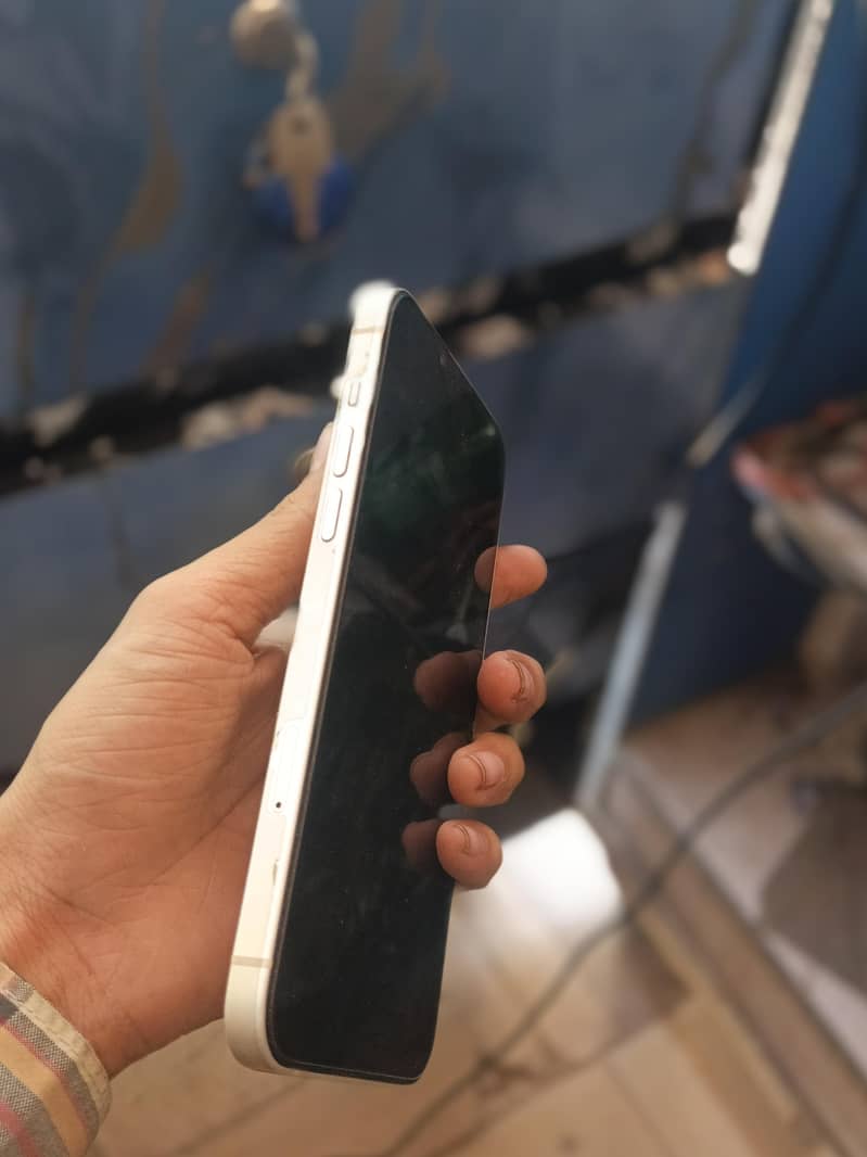 Apple iPhone 14 plus 3
