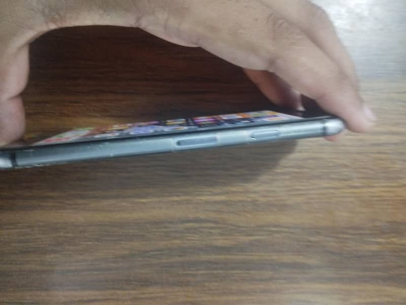 Apple iPhone 8 1