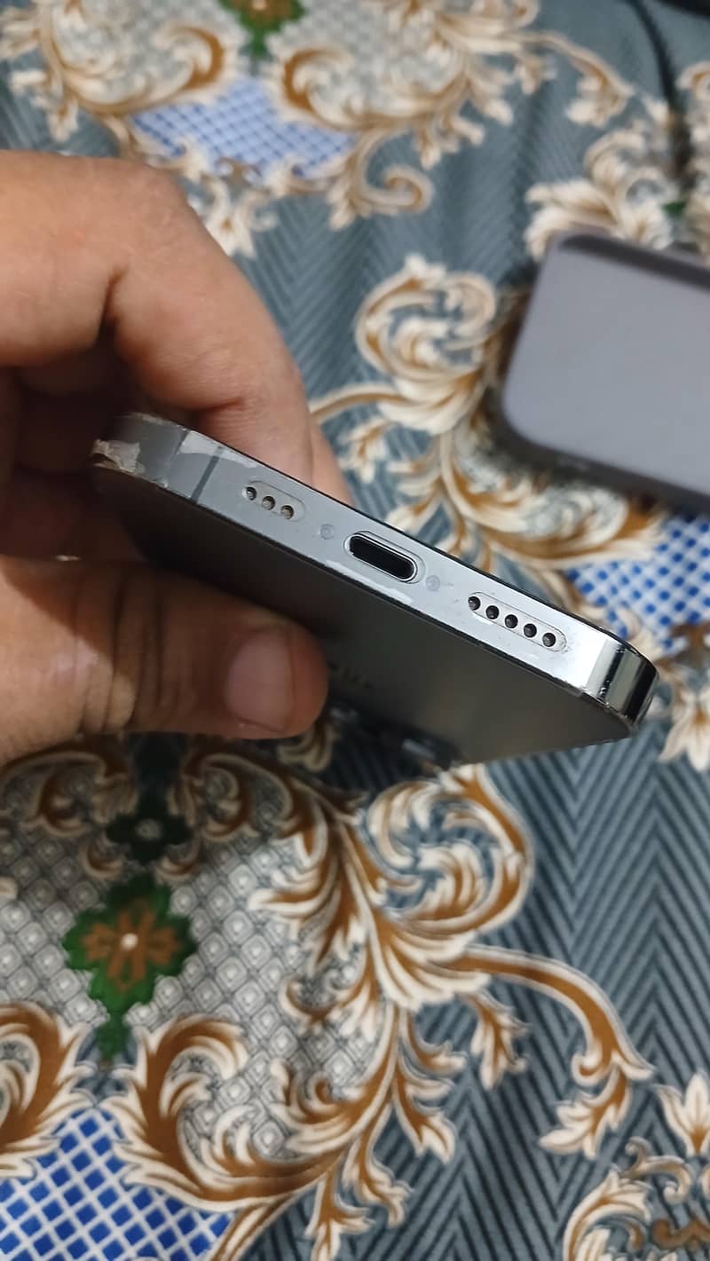 Apple iPhone 13 Pro 6