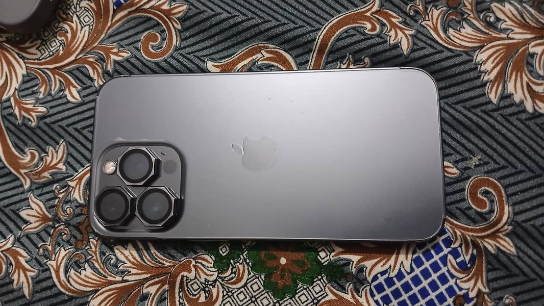 Apple iPhone 13 Pro 8