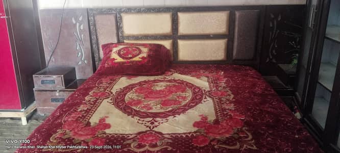 ڈبل بیڈ، سایئڈ کے ساتھ براے فروخت