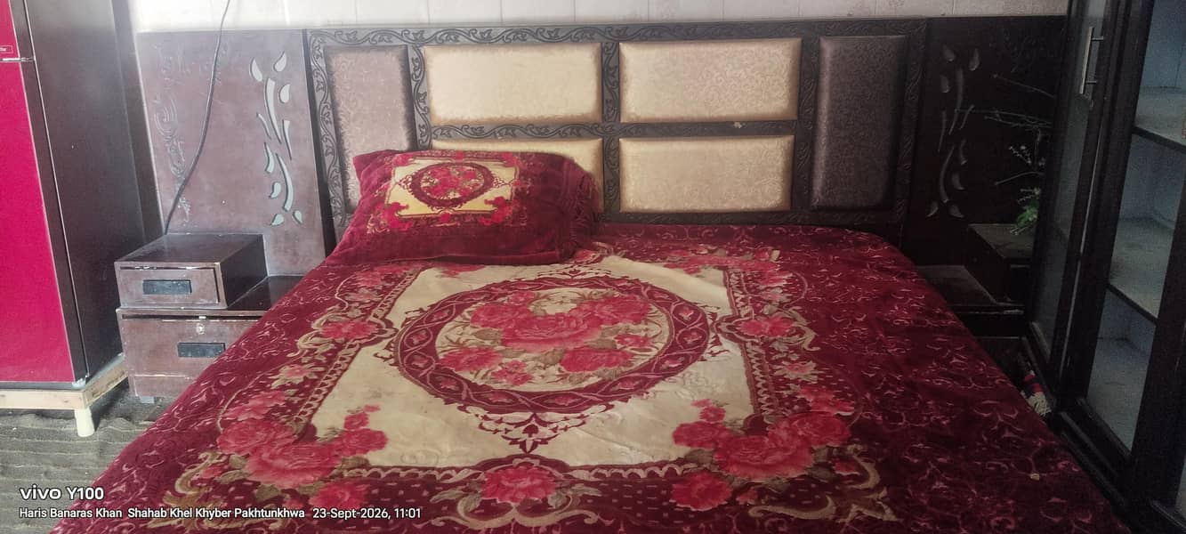 ڈبل بیڈ، سایئڈ کے ساتھ براے فروخت 0