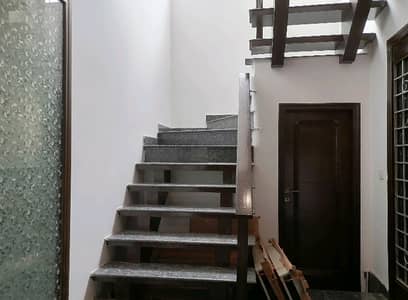 10 Marla Upper Portion For rent In DHA Phase 8 - Ex Air Avenue