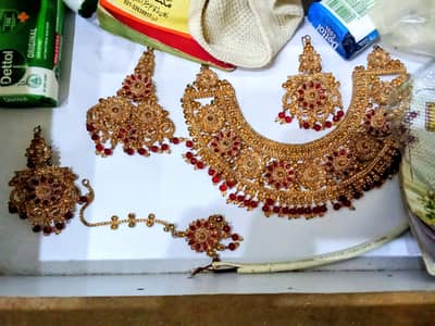 good condition use bridal  jewellery set best