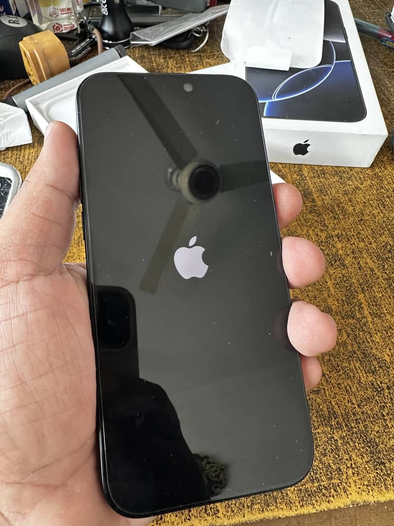 Apple iPhone 16 Pro Max 3