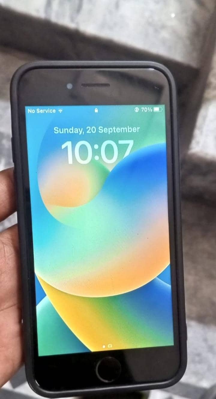 Apple iPhone 8 0