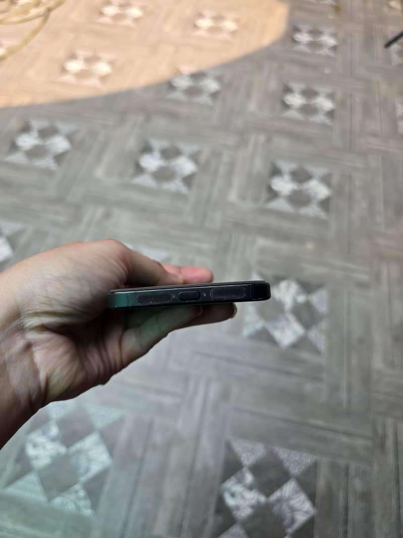 Apple iPhone 16 Pro Max 3