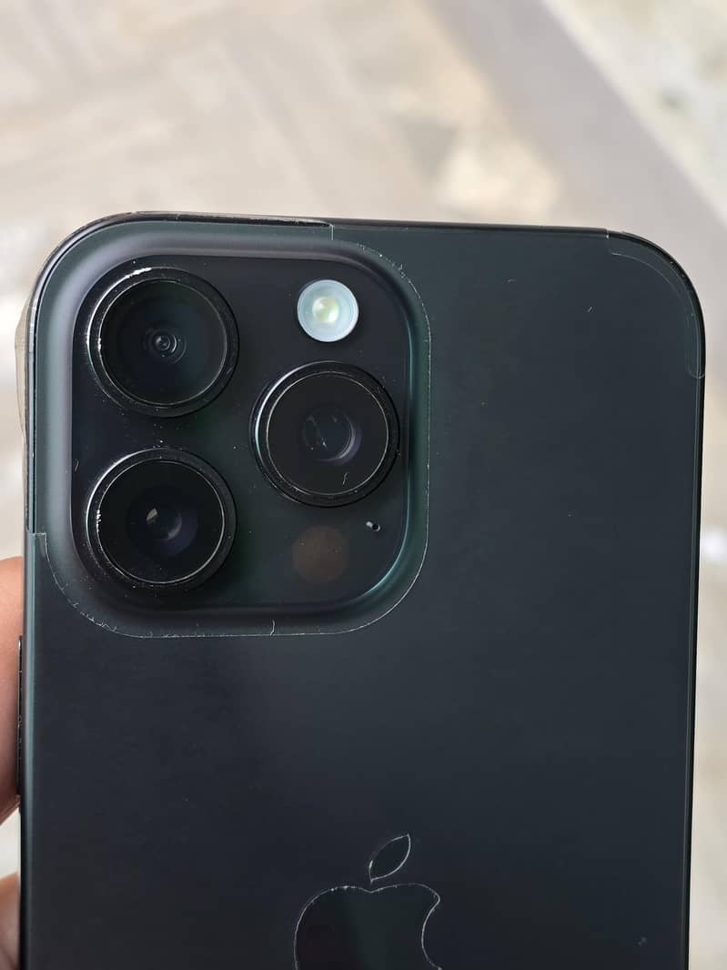 Apple iPhone 16 Pro Max 6