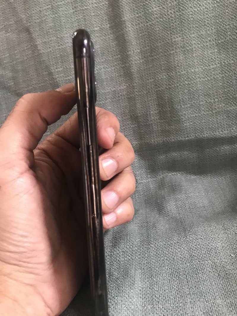Apple iPhone 11 Pro Max 0