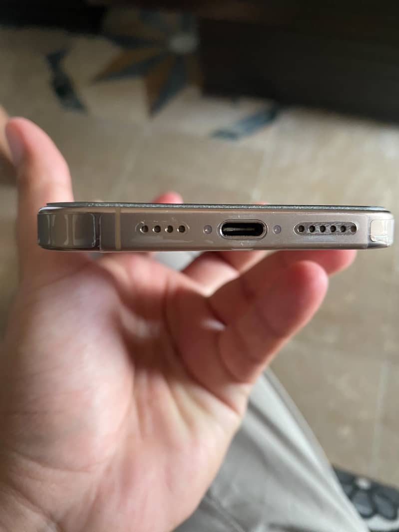 Apple iPhone 16 Pro Max 5