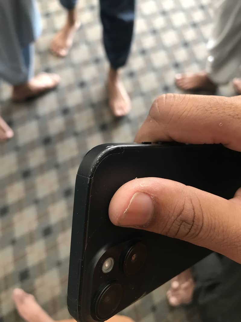 Apple iPhone 15 4