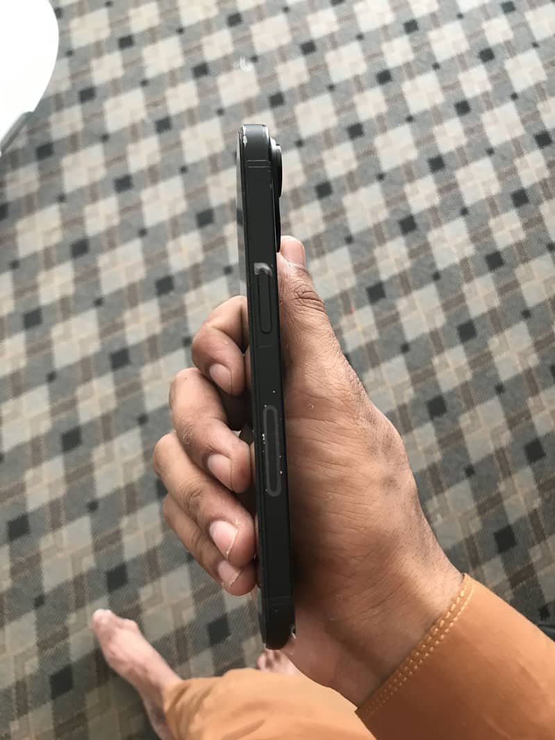 Apple iPhone 15 7