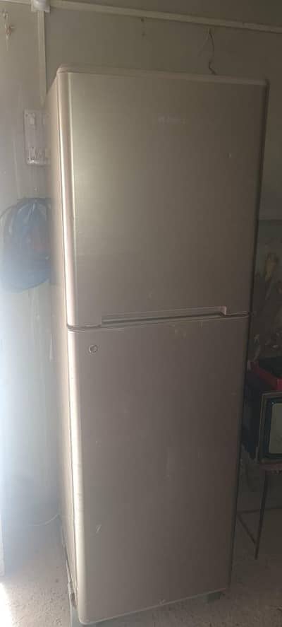 03137985673Gree Refrigerator For Sale (Model: GR-360)