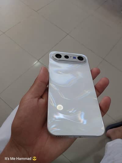 Vivo X300 FE