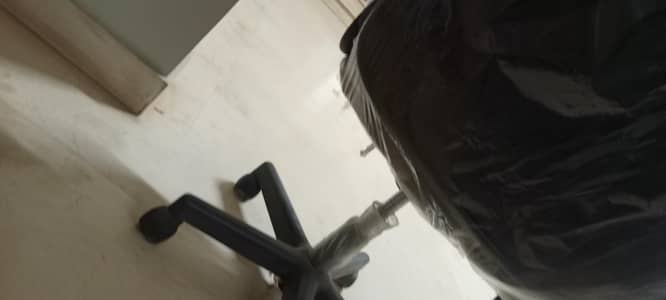 5 office chairs