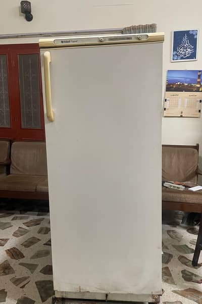 Indesit vertical Deepfreezer