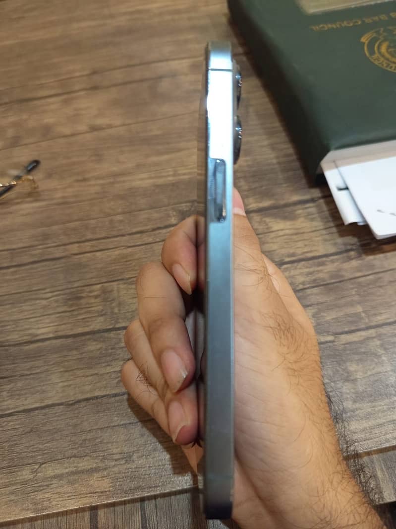 Apple iPhone 13 Pro 1