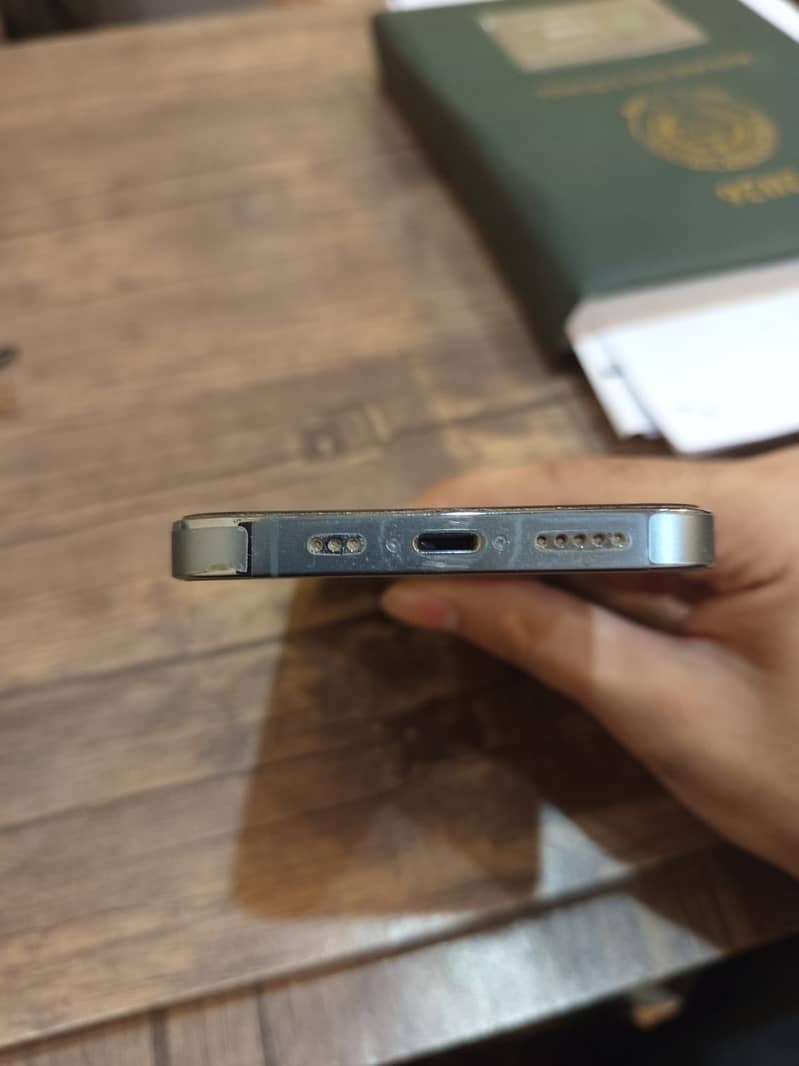 Apple iPhone 13 Pro 3
