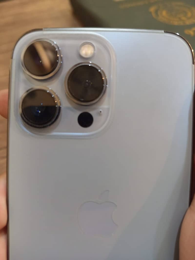 Apple iPhone 13 Pro 4