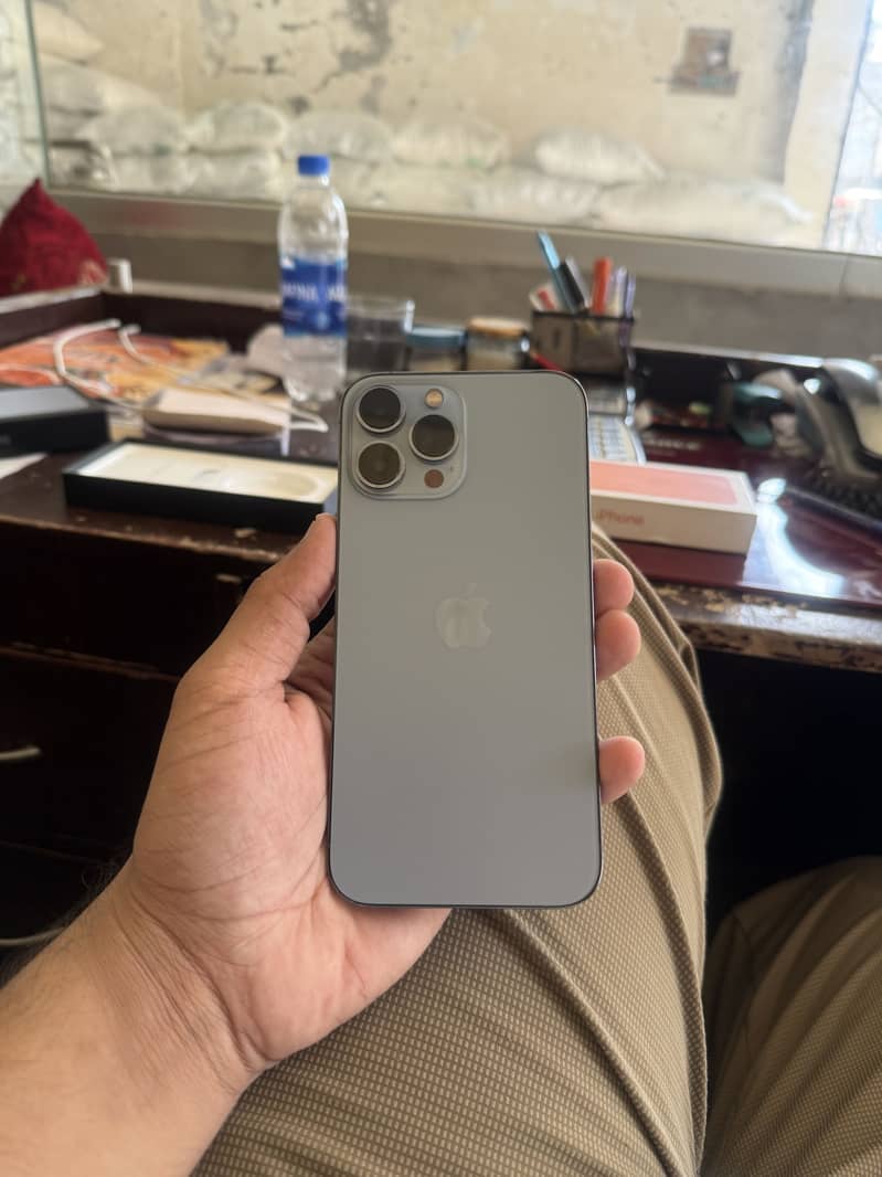 Apple iPhone 13 Pro Max 3